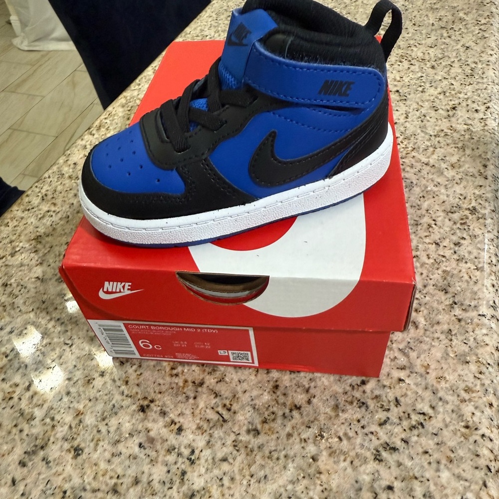 Nike Kids Black and Blue Sneakers